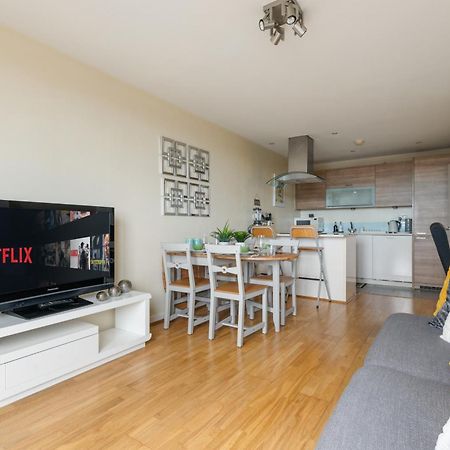 Stratford Skyview Apartment London Exterior photo