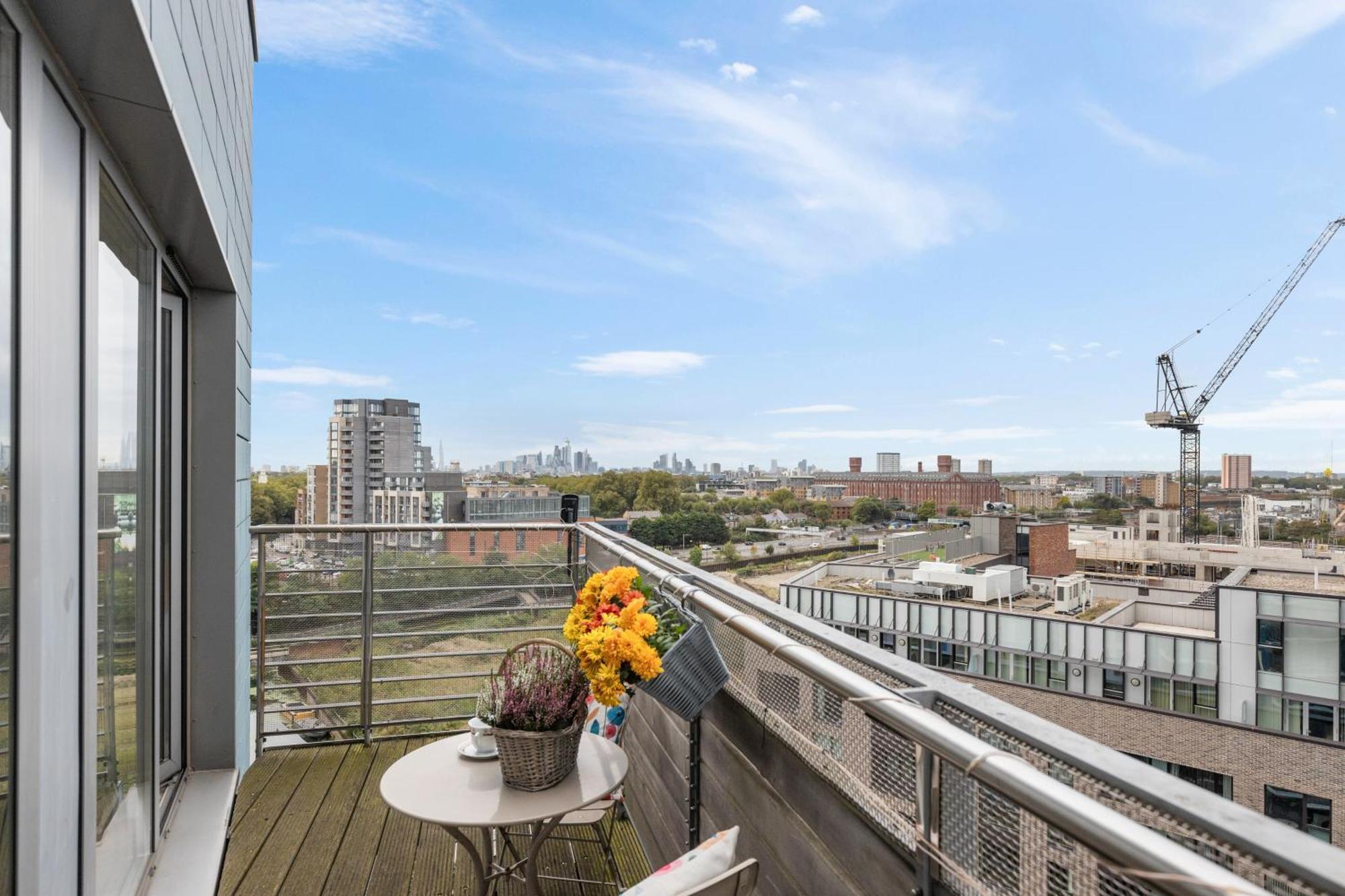 Stratford Skyview Apartment London Exterior photo